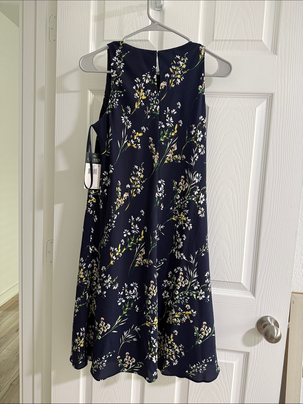 Lauren Ralph Lauren Navy Floral Swing Skirt with White and Yellow Blooms - Picture 4 of 4